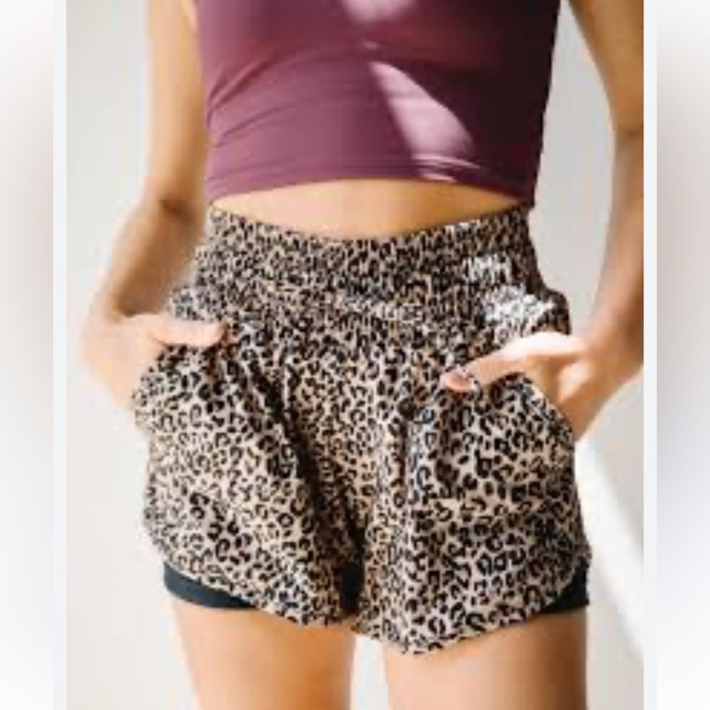 ALBION Shorts Pursuit Lunge Leopard Spandex With Grip Liner Like NEW Size XS